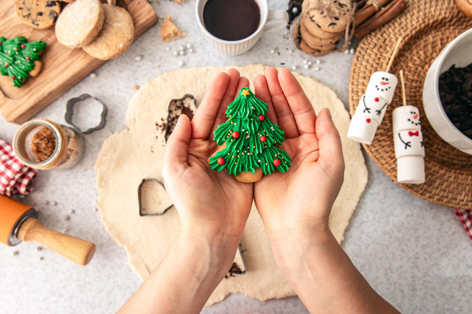 Jak ozdobić pierniczki świąteczne? Sprawdzone sposoby na piękne dekoracje