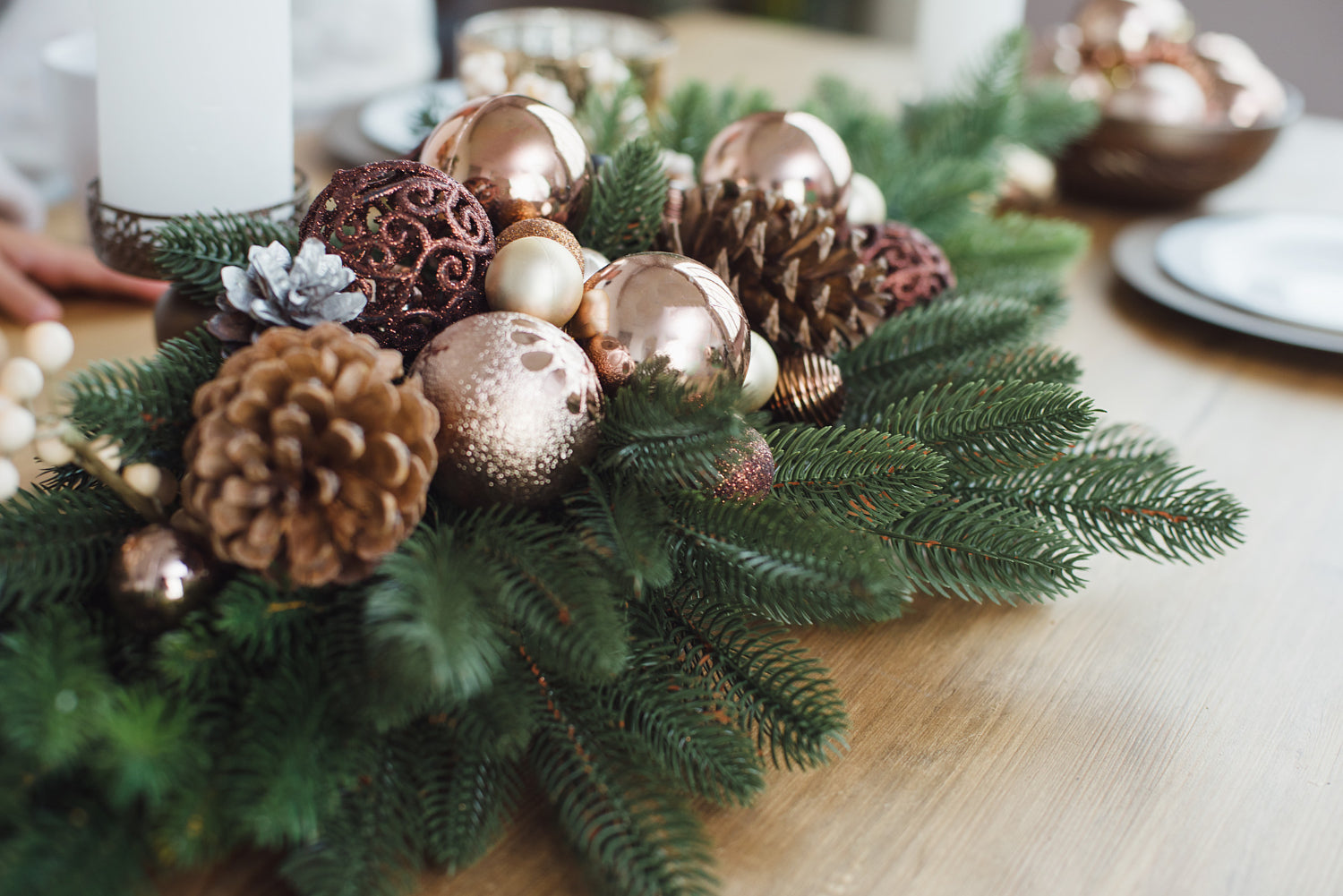 Trendy w stroikach świątecznych: Stroiki, które wprowadzą Twój dom w klimat Bożego Narodzenia