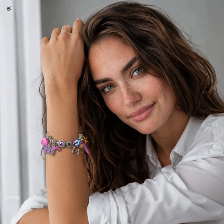 Bransoletka z kolorowymi zawieszkami charms, regulowana