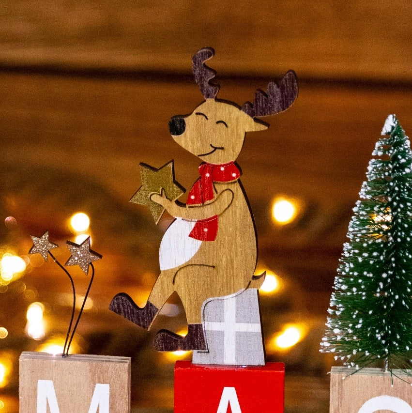 Drewniana figurka świąteczna XMAS z choinką ozdoba stojąca 18,5cm
