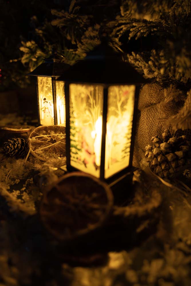 Świąteczny lampion LED z ruchomym płomieniem