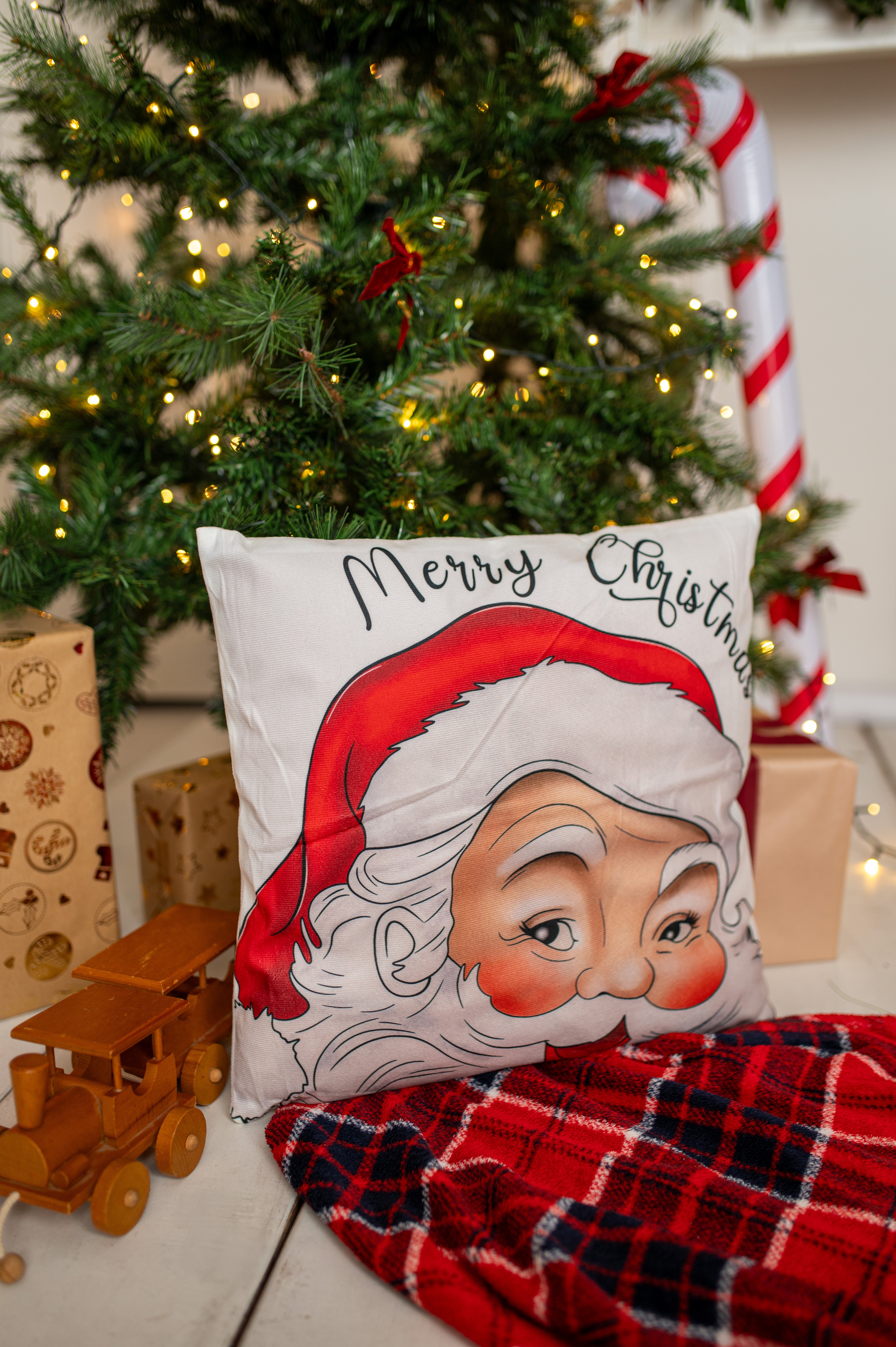 Poszewka Na Poduszkę Świąteczna z Motywem Mikołaja 44×44cm