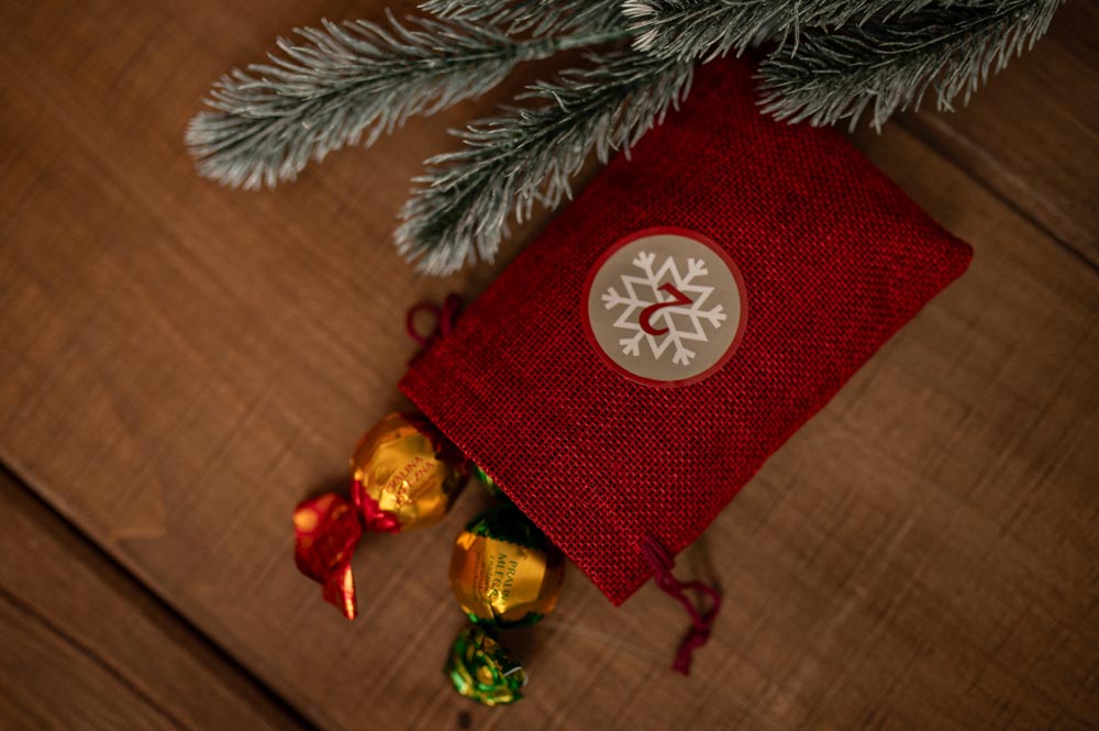 Kalendarz Adwentowy 24 Wiszące Woreczki z Naklejkami