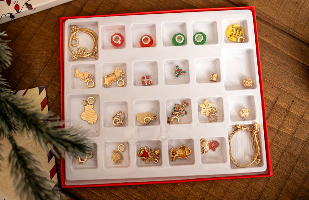 Kalendarz Adwentowy z Biżuterią