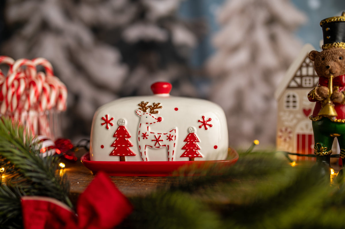 Ceramiczna maselniczka świąteczna z reniferem