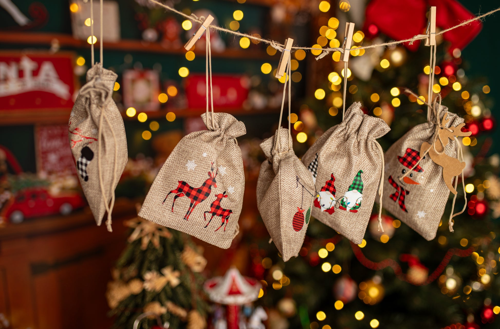 \\10.0.0.111\wspolne\Święta 2025\papier toaletowy świąteczny 10szt