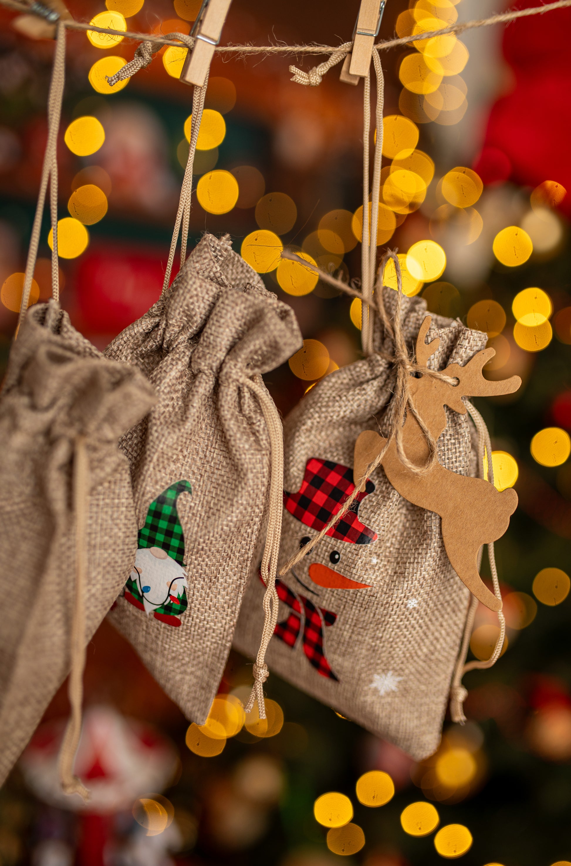 \\10.0.0.111\wspolne\Święta 2025\papier toaletowy świąteczny 10szt