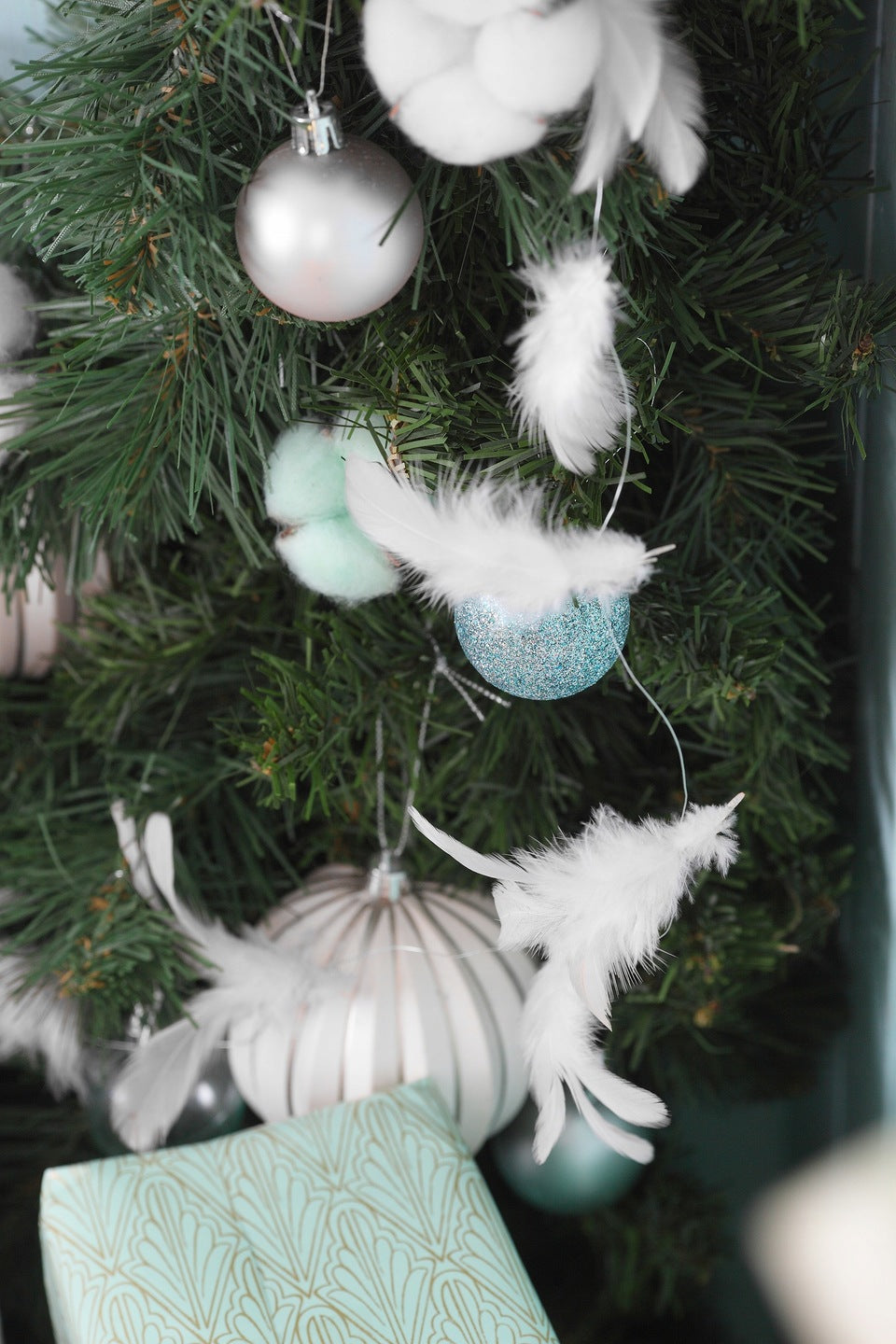 Piórka dekoracyjne białe