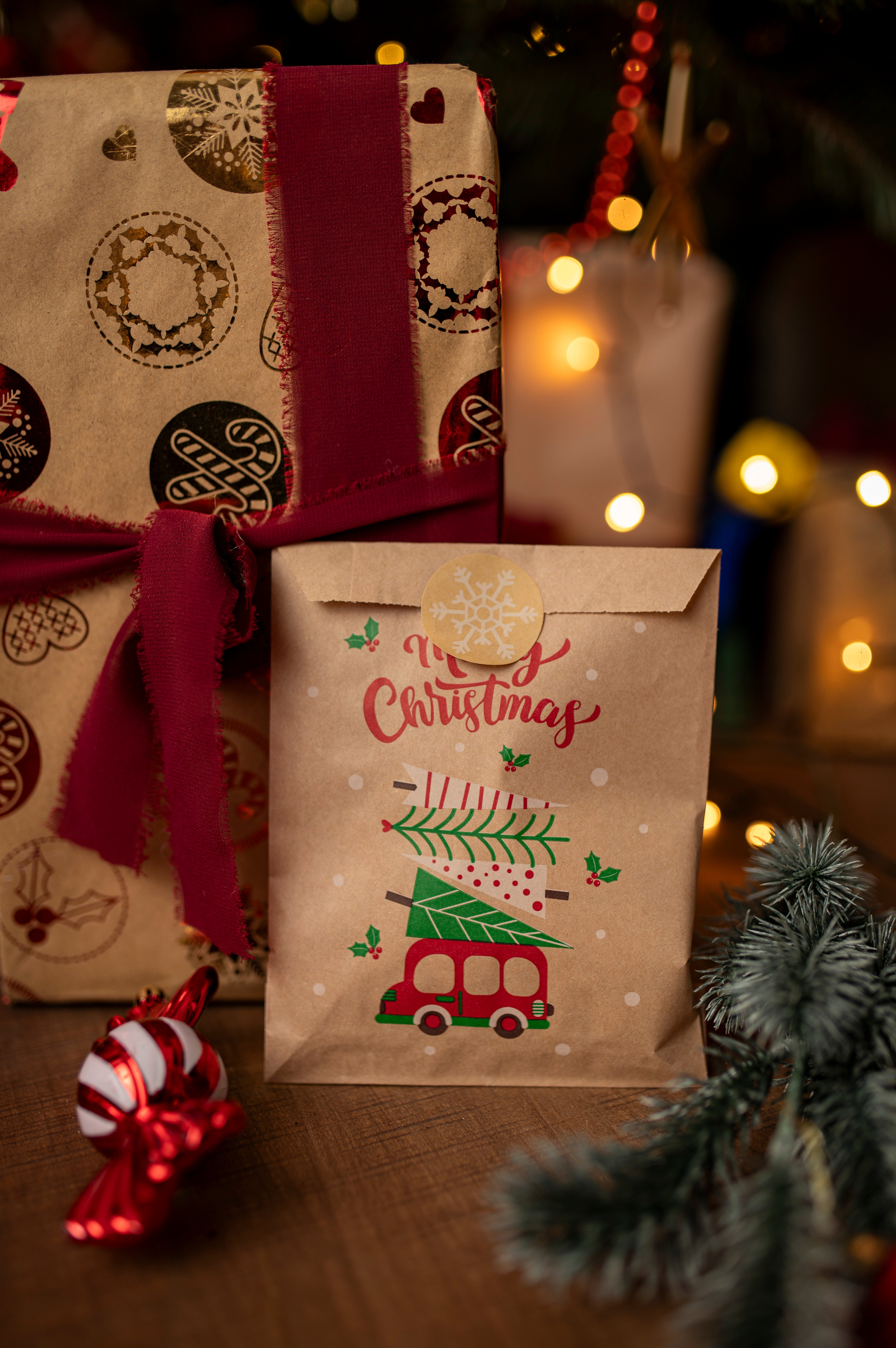 Papierowy kalendarz adwentowy 130x180mm Kraft z naklejkami