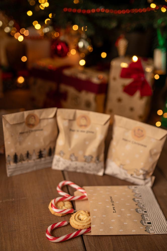 Papierowy kalendarz adwentowy 130x180mm  z motywem zimowym