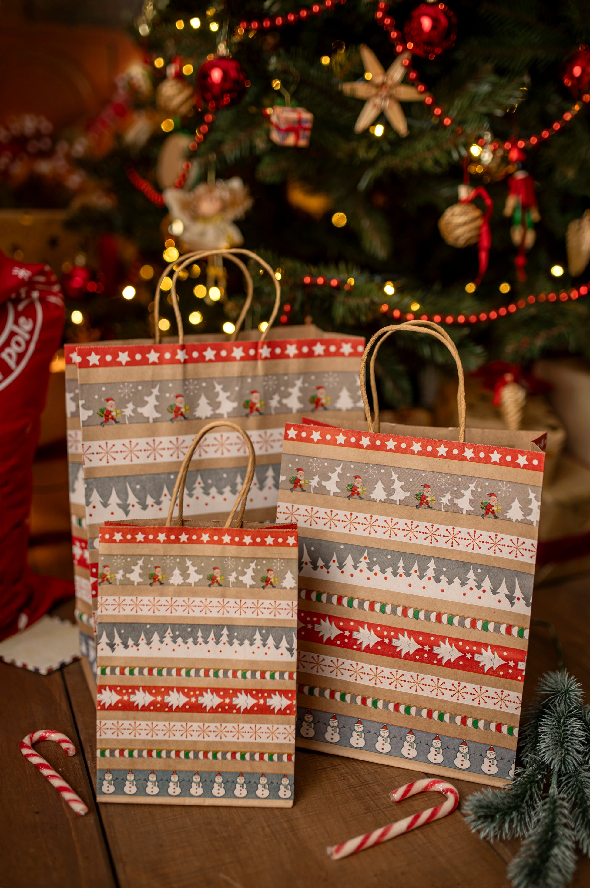 Torba Papierowa z uchwytem skręcanym 330x120x260mm brązowa wzór Świąteczny 4szt.
