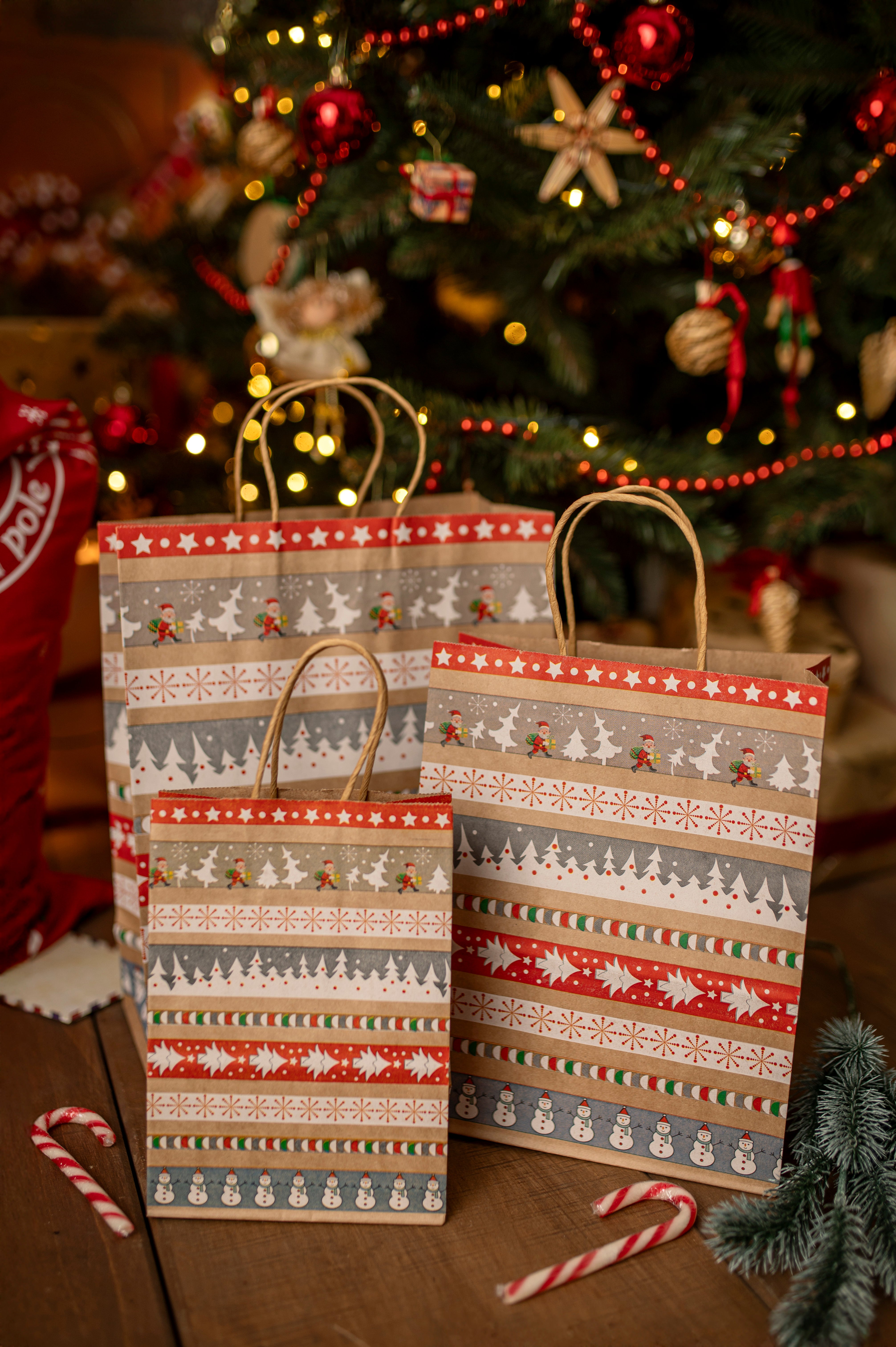 Torba Papierowa z uchwytem skręcanym 330x120x260mm brązowa wzór Świąteczny 4szt.