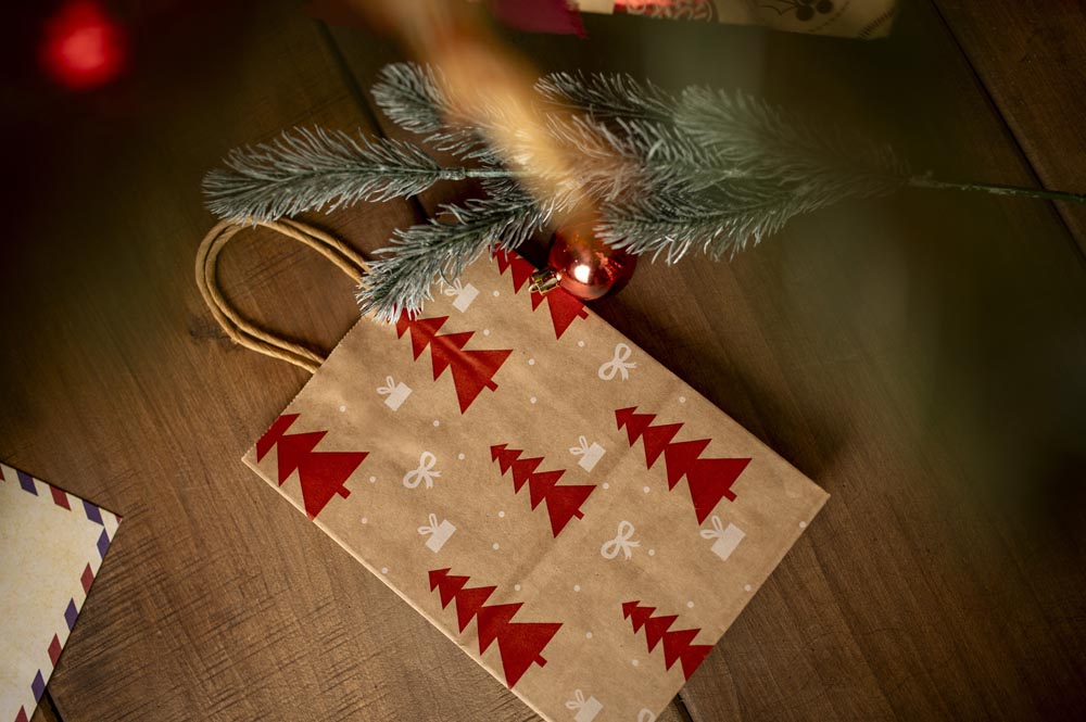 Torba Papierowa z uchwytem skręcanym 210x80x150 brązowa wzór Świąteczny 4szt.