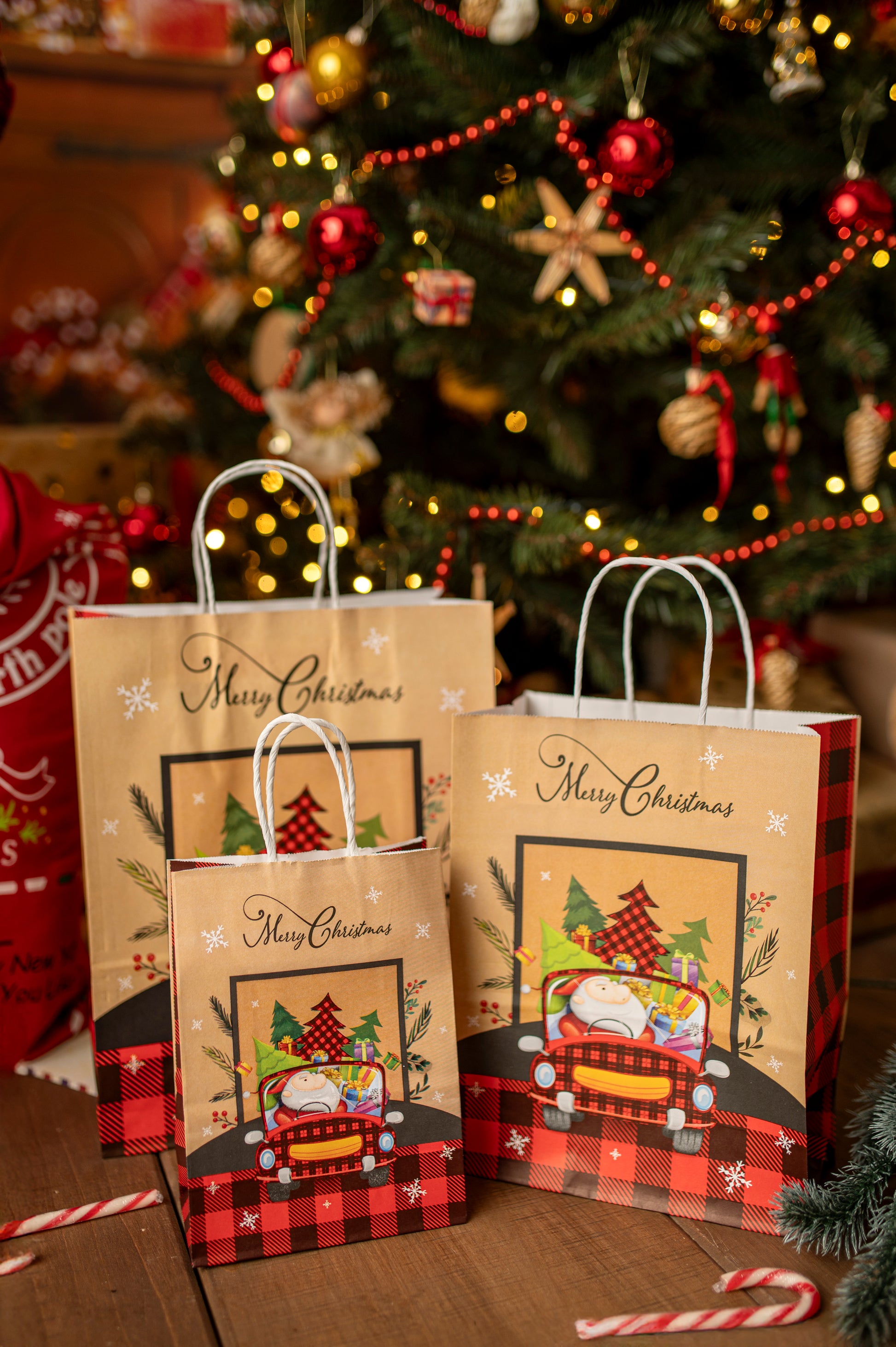 Torba Papierowa z uchwytem skręcanym 330x120x260mm czerwona krata wzór Świąteczny 4szt.