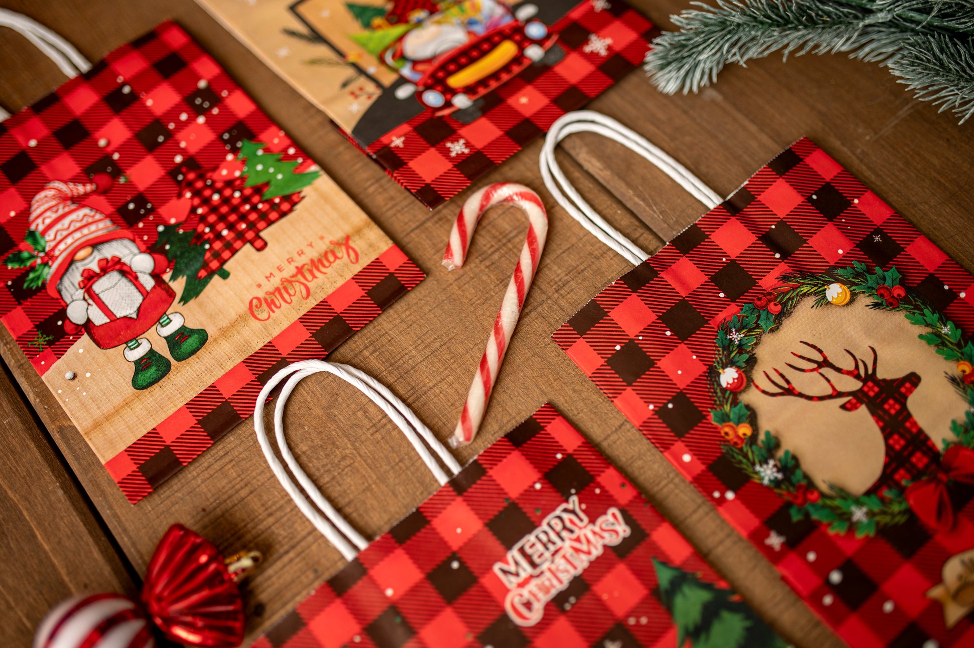 Torba Papierowa z uchwytem skręcanym 270x110x210mm czerwona krata wzór Świąteczny 4szt.