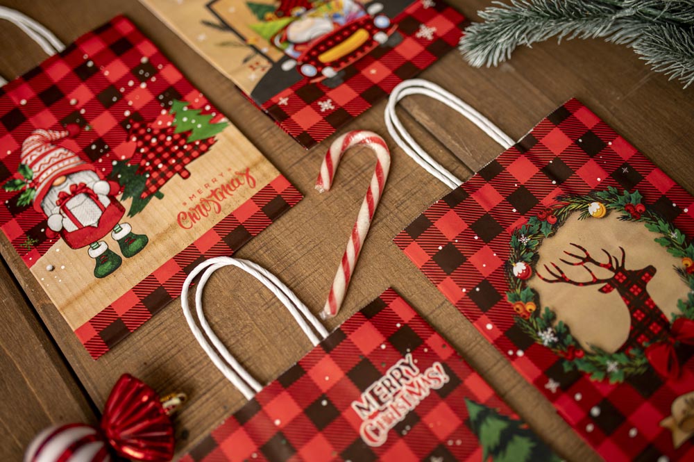 Torba Papierowa z uchwytem skręcanym 210x80x150mm czerwona krata wzór Świąteczny 4sztszt.