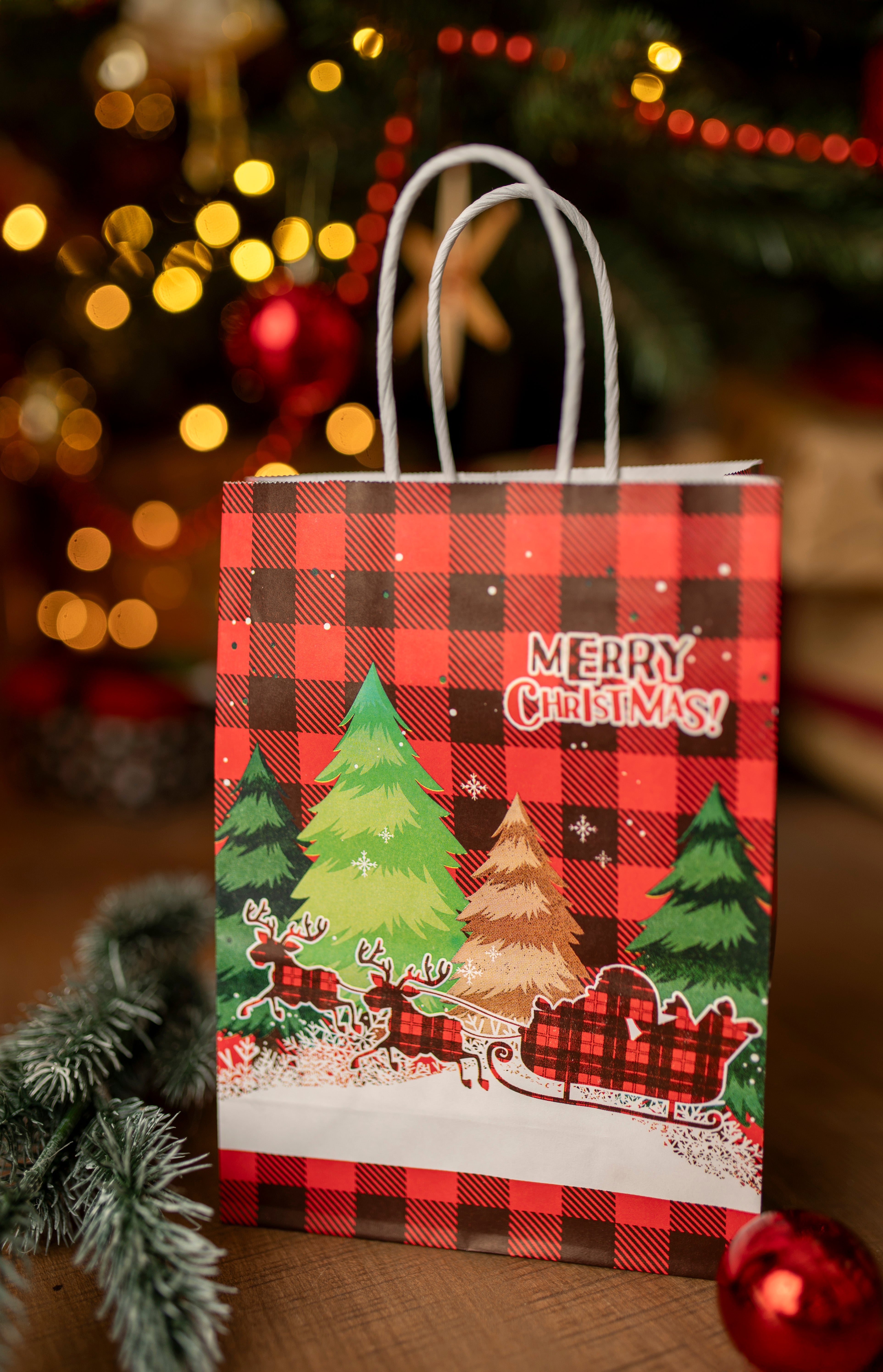 Torba Papierowa z uchwytem skręcanym 270x110x210mm czerwona krata wzór Świąteczny 4szt.