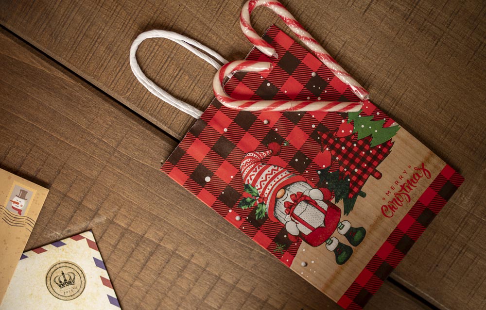 Torba Papierowa z uchwytem skręcanym 210x80x150mm czerwona krata wzór Świąteczny 4sztszt.