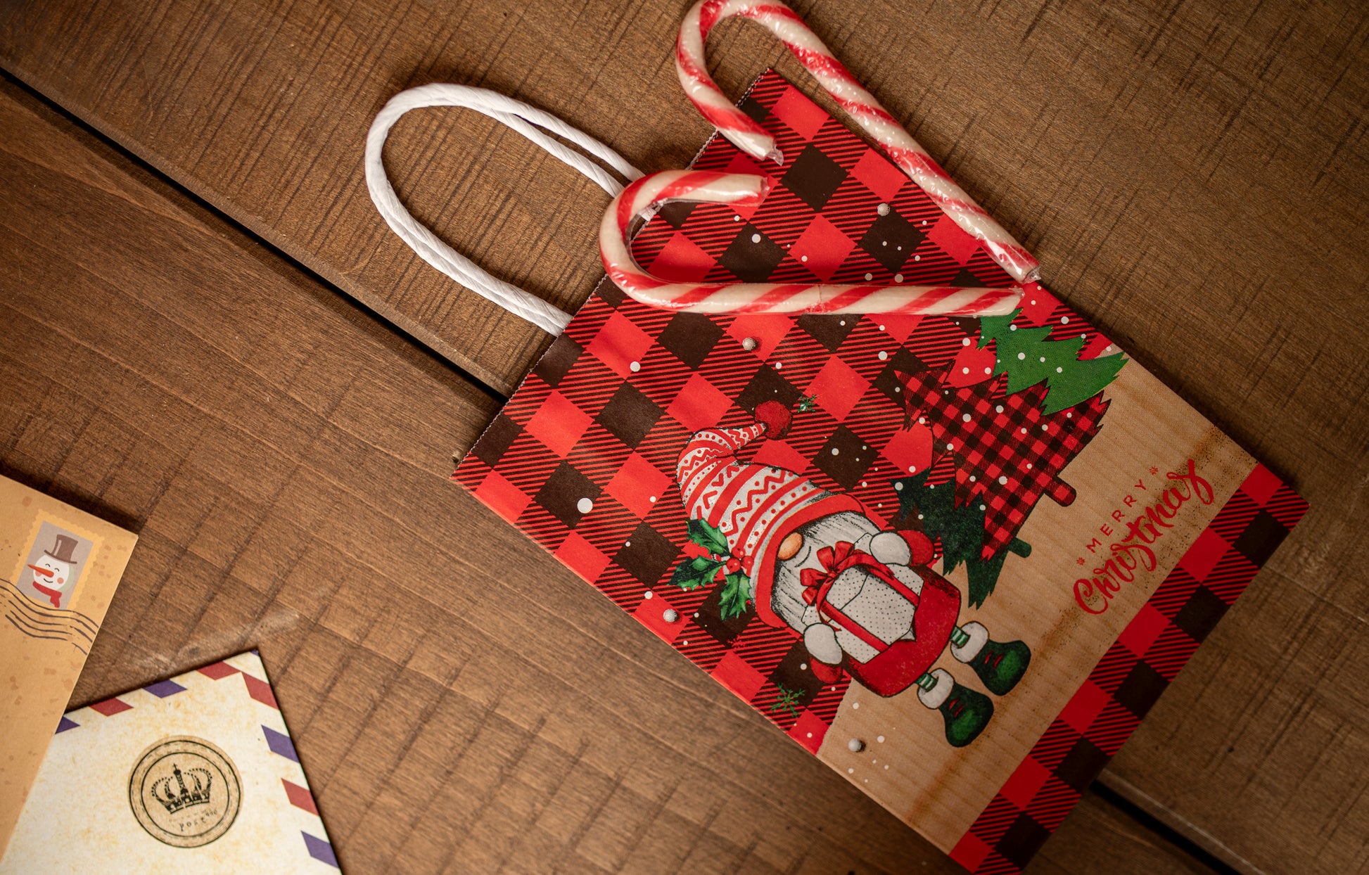 Torba Papierowa z uchwytem skręcanym 270x110x210mm czerwona krata wzór Świąteczny 4szt.