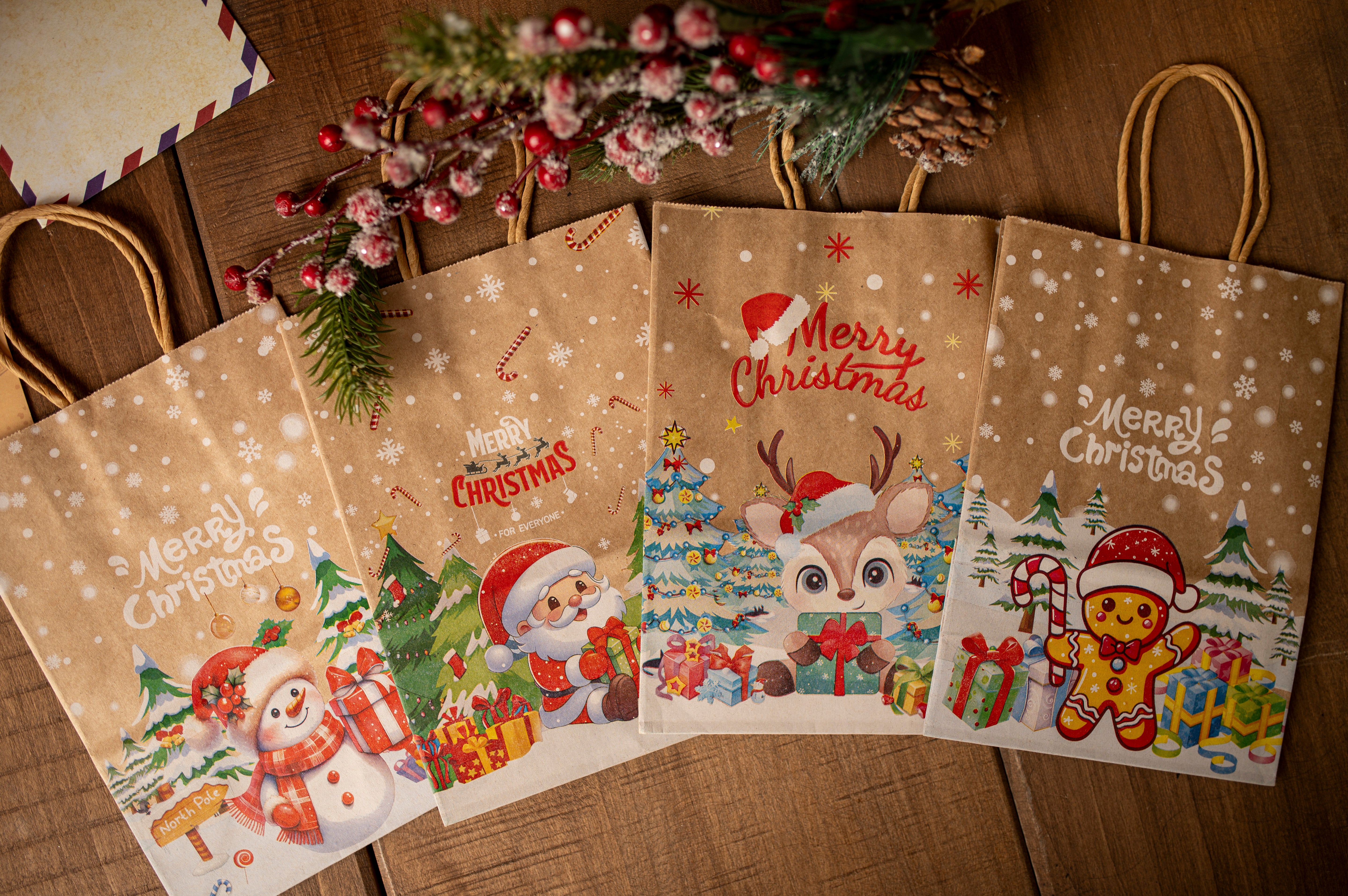 Torba Papierowa z uchwytem skręcanym 210x80x150mm brązowa wzór Świąteczny 4szt.