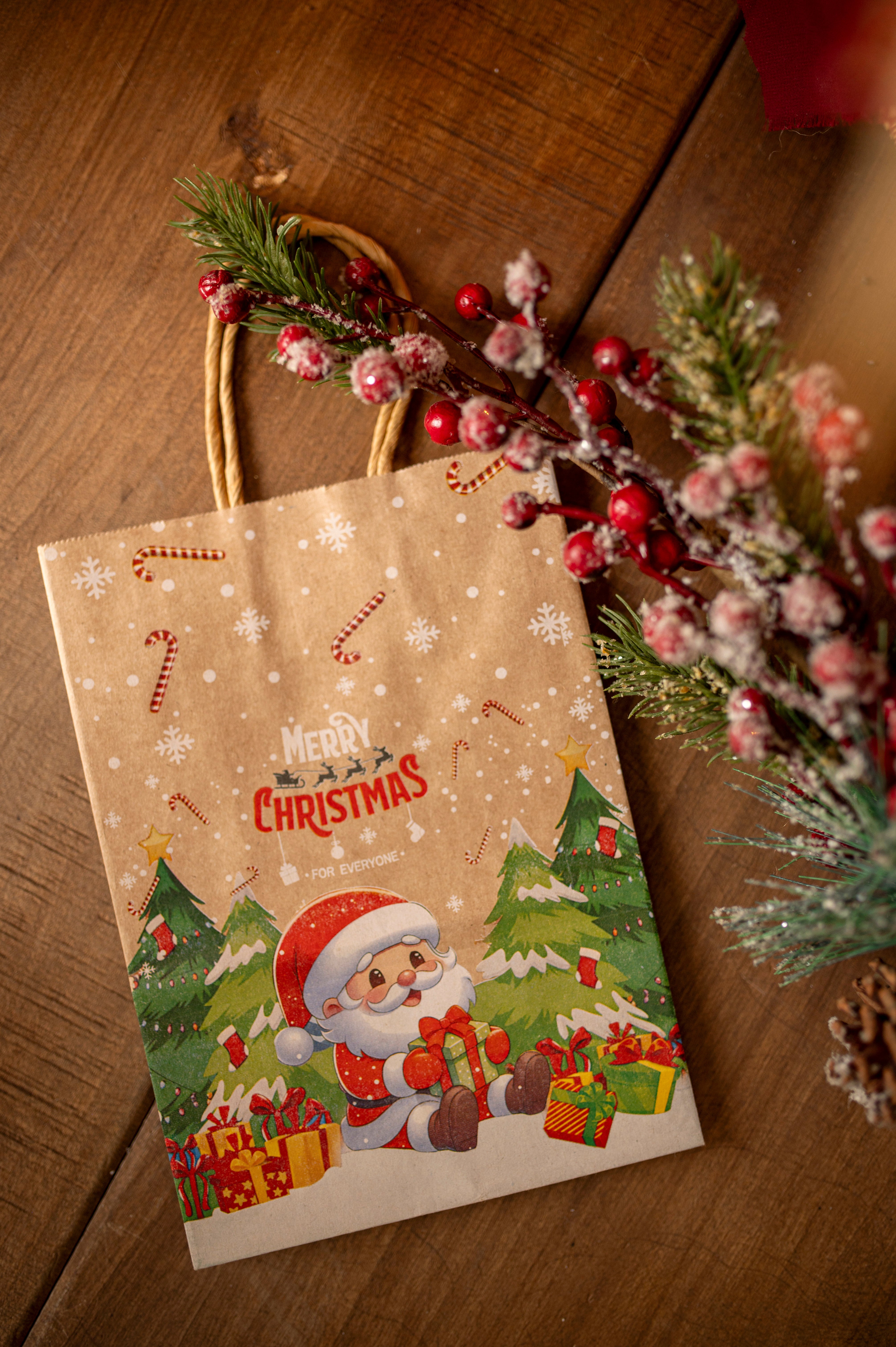 Torba Papierowa z uchwytem skręcanym 210x80x150mm brązowa wzór Świąteczny 4szt.