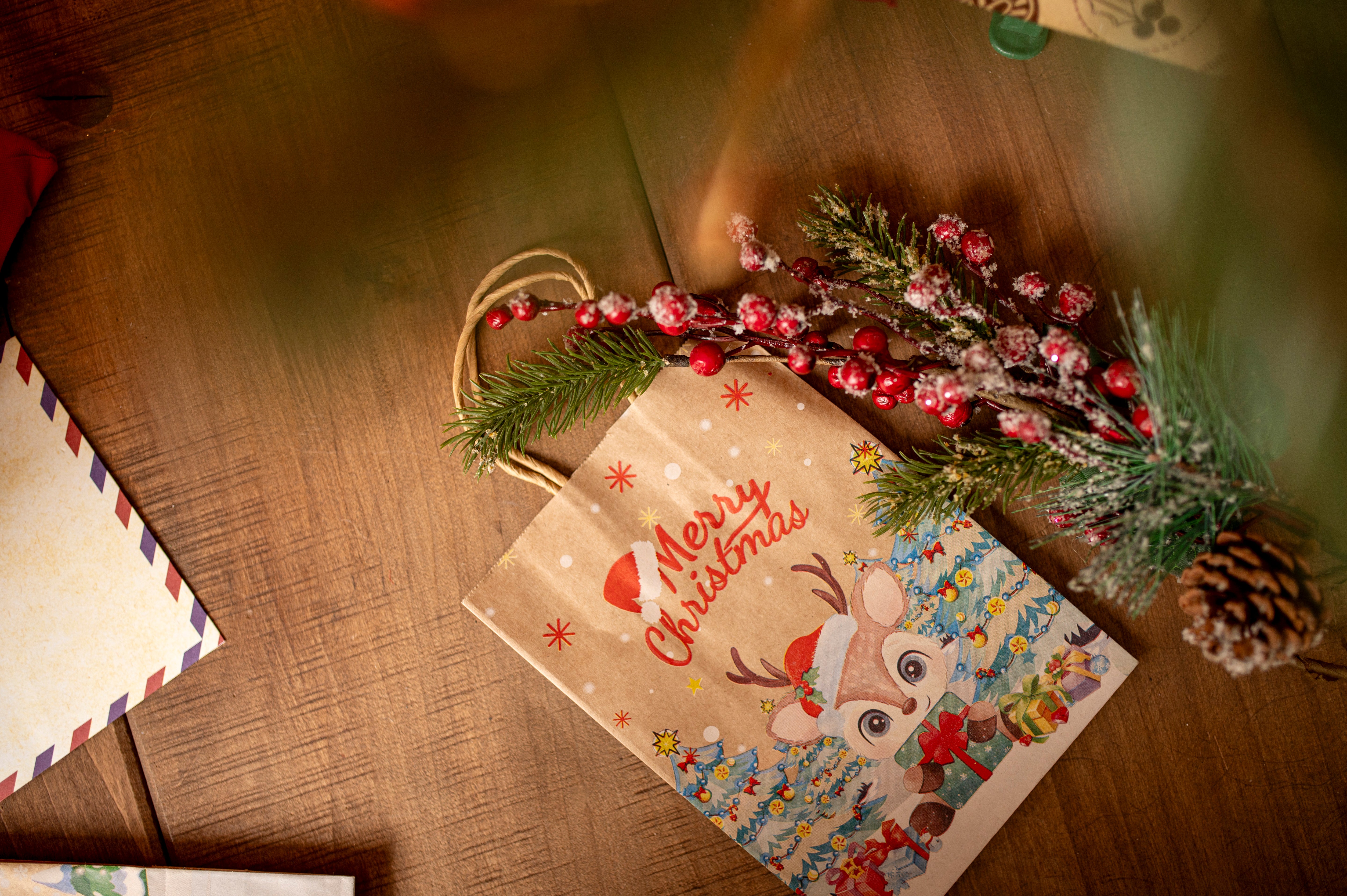 Torba Papierowa z uchwytem skręcanym 210x80x150mm brązowa wzór Świąteczny 4szt.