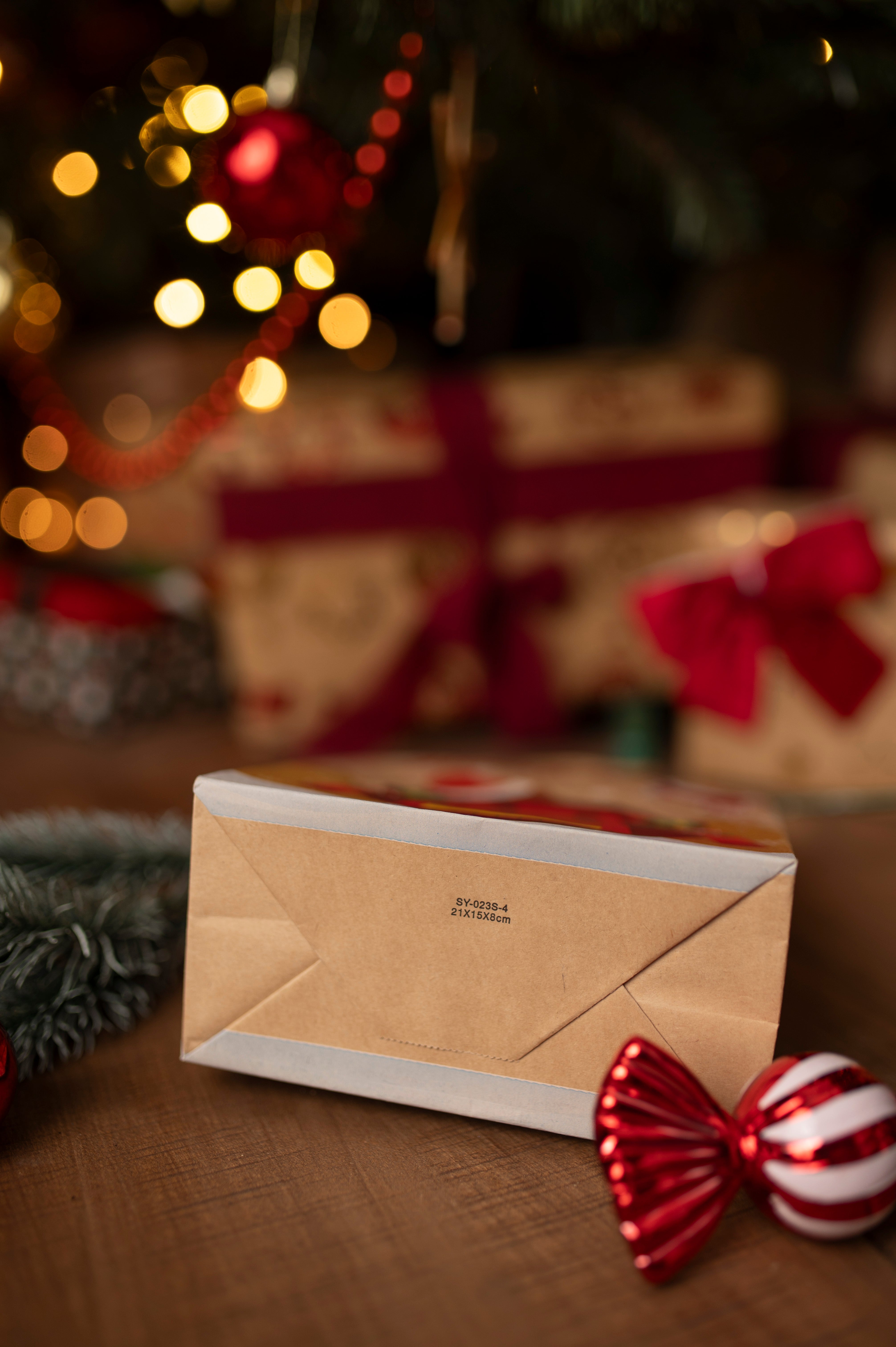 Torba Papierowa z uchwytem skręcanym 270x110x210mm brązowa wzór Świąteczny 4szt.