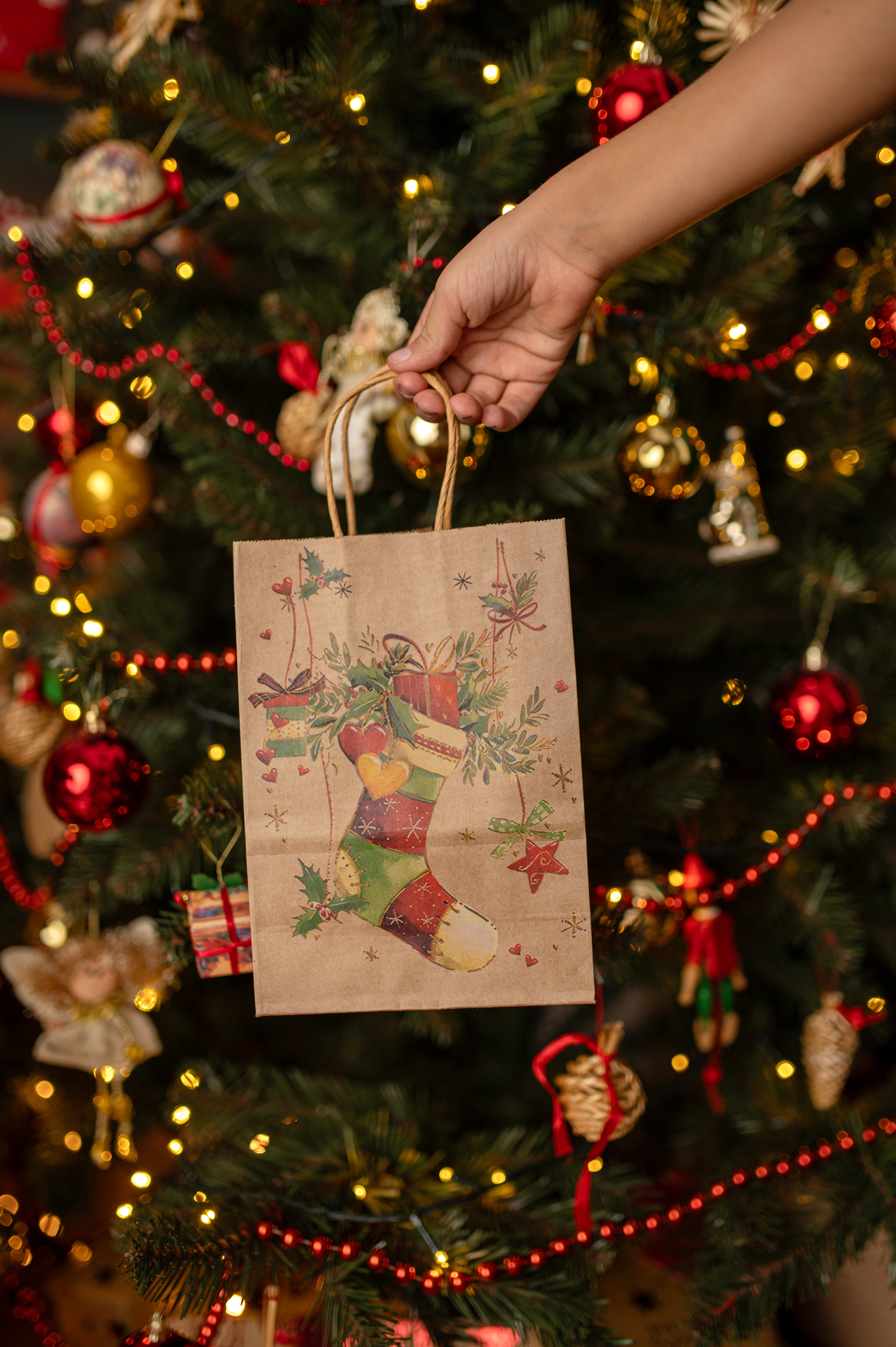 Torba Papierowa z uchwytem skręcanym 270x110x210mm brązowa wzór Choinki 4szt.