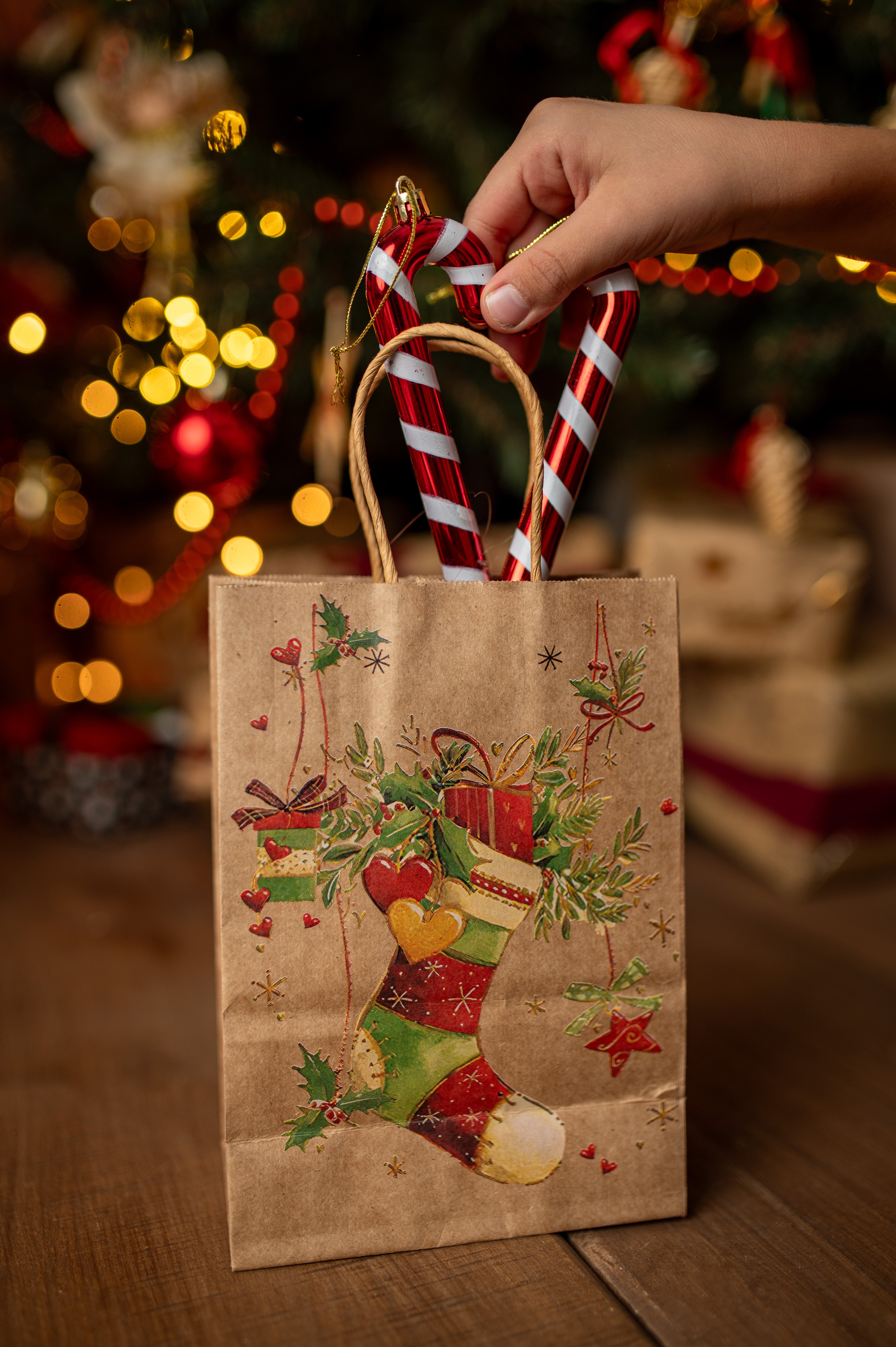 Torba Papierowa z uchwytem skręcanym 270x110x210mm brązowa wzór Choinki 4szt.