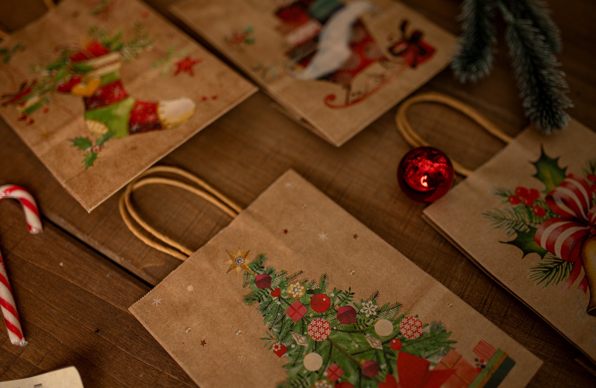 Torba Papierowa z uchwytem skręcanym 270x110x210mm brązowa wzór Choinki 4szt.