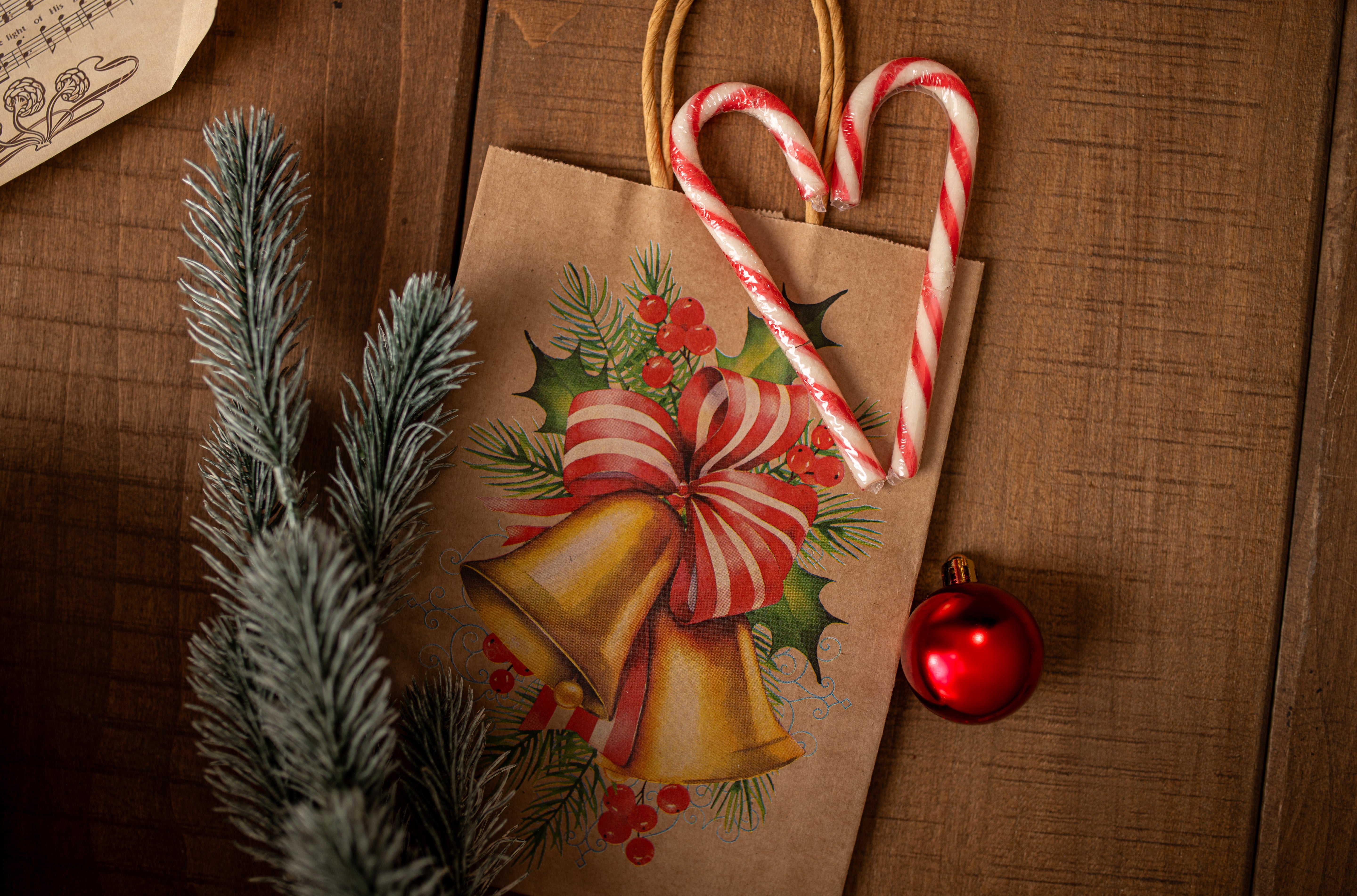 Torba Papierowa z uchwytem skręcanym 330x120x260 brązowa wzór Choinki 4szt.