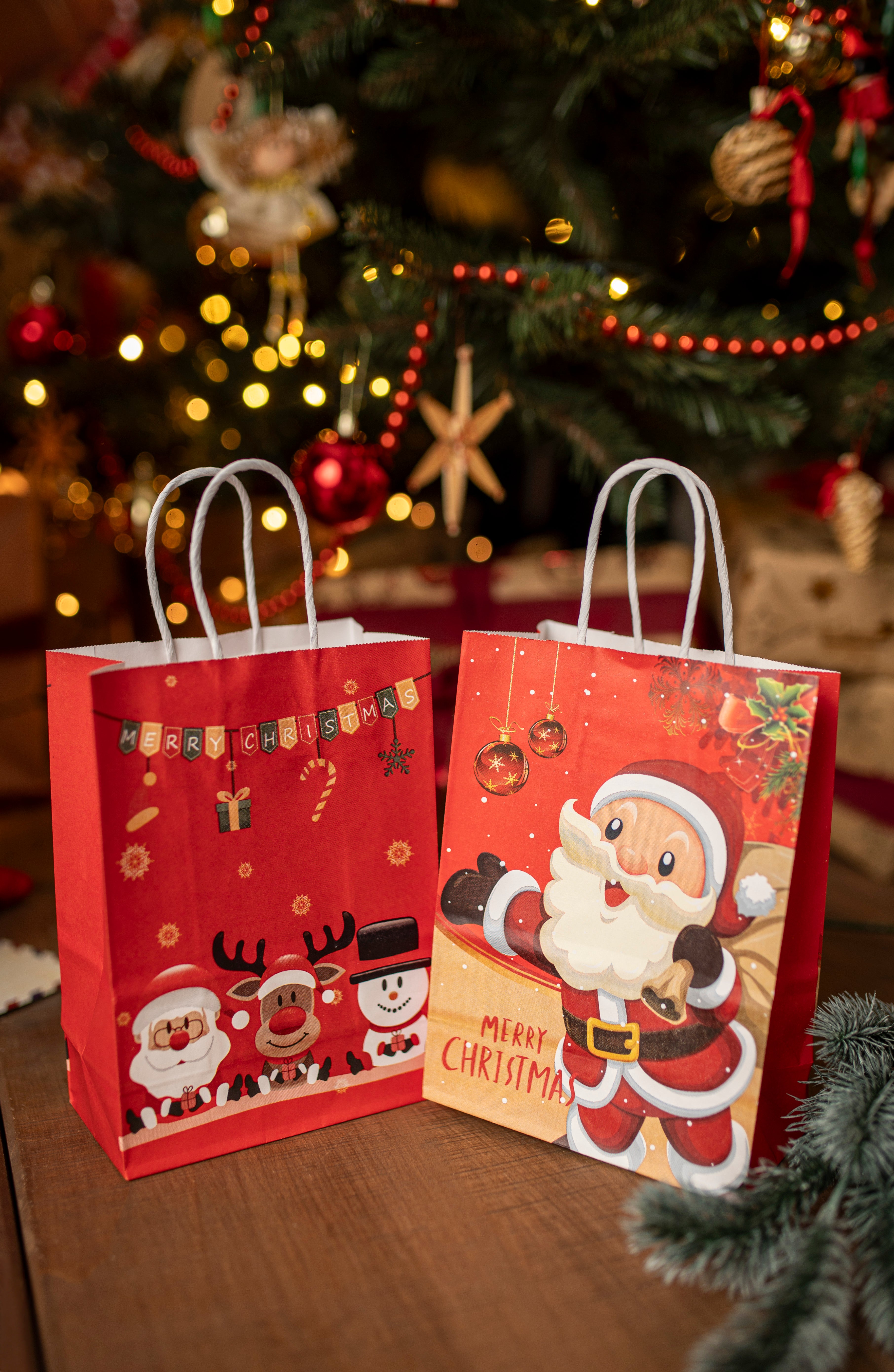 Torba Papierowa z uchwytem skręcanym 270x110x210mm czerwony Mikołaj 4szt.