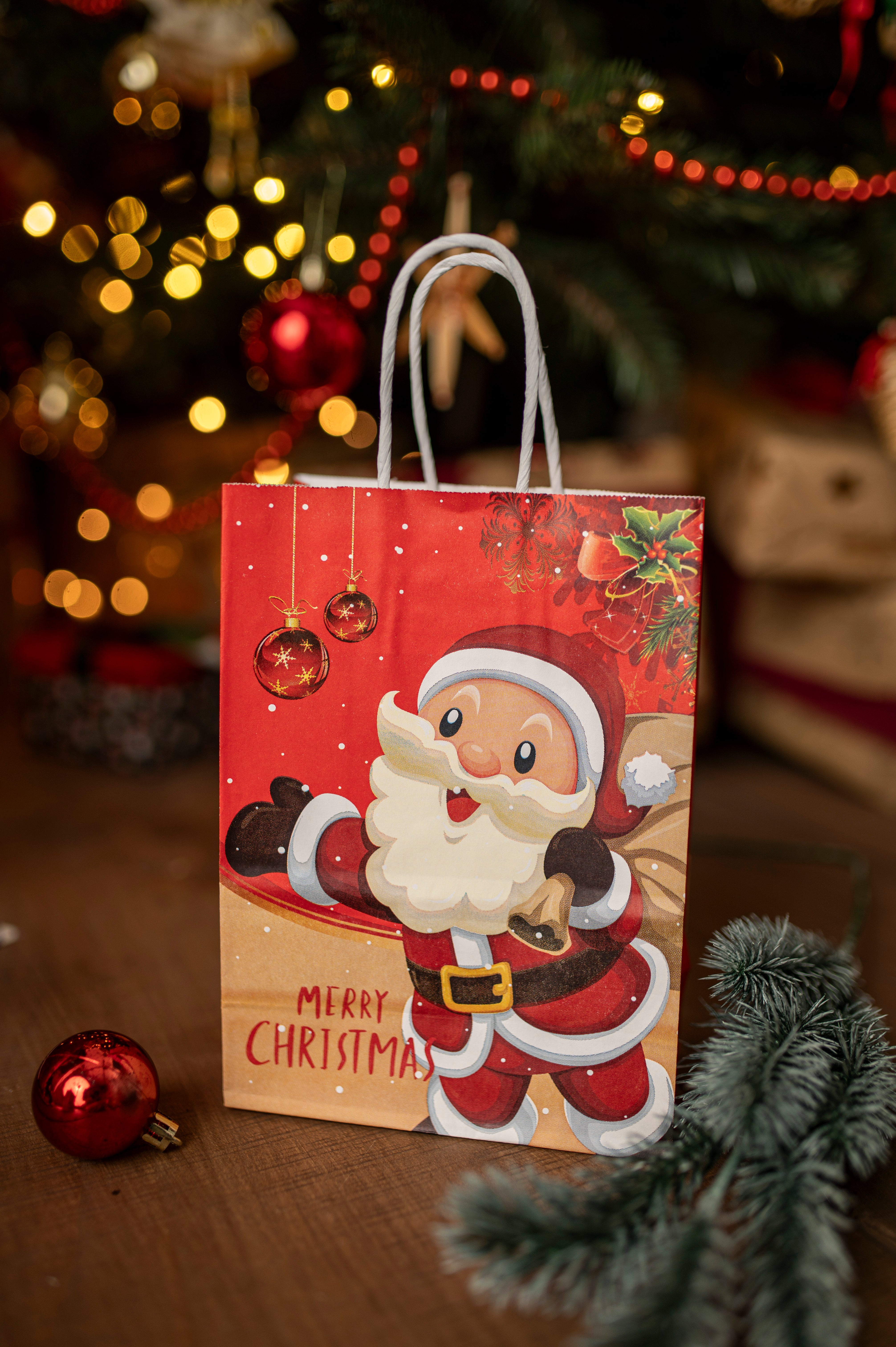 Torba Papierowa z uchwytem skręcanym 270x110x210mm czerwony Mikołaj 4szt.