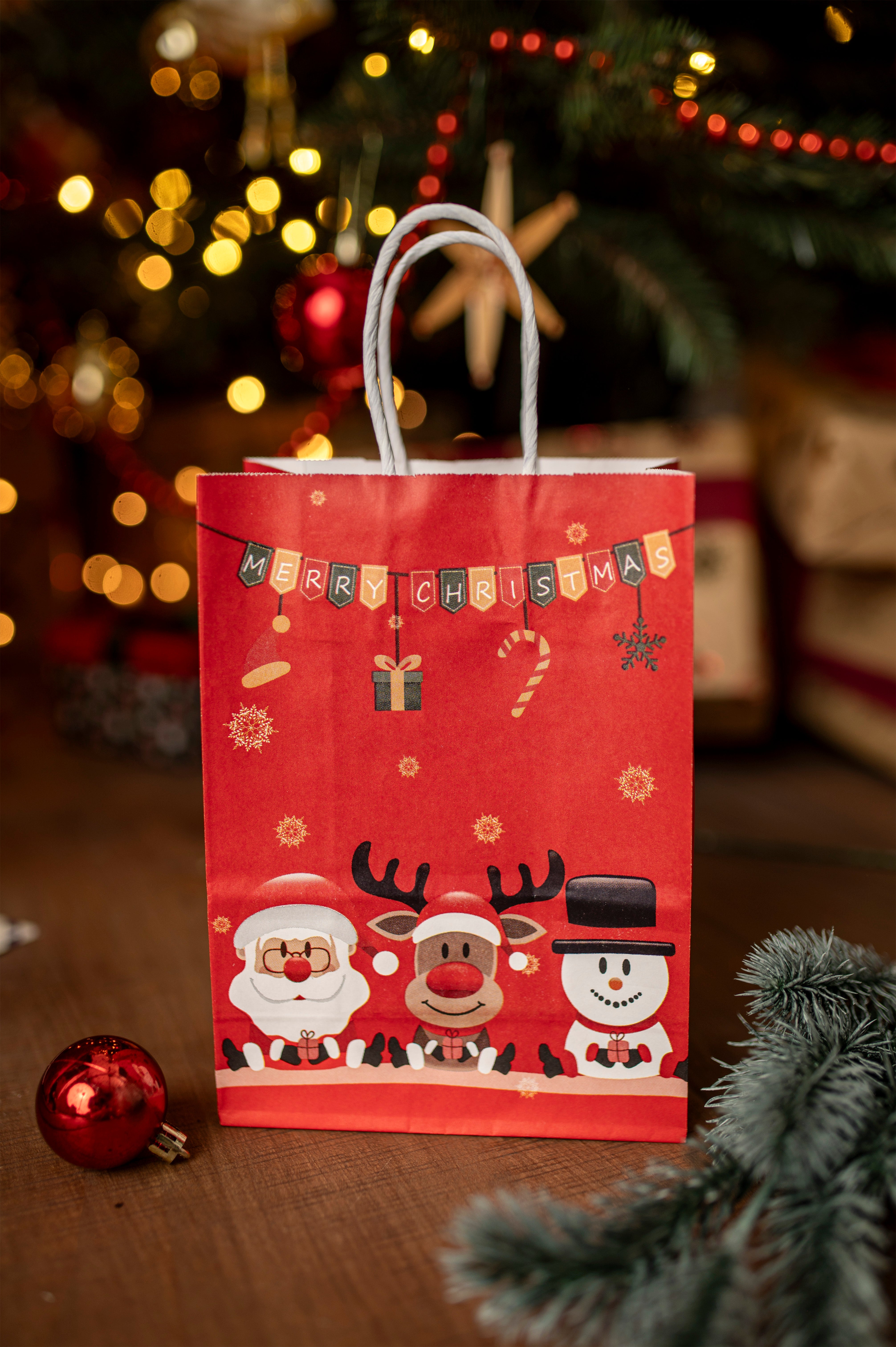 Torba Papierowa z uchwytem skręcanym 270x110x210mm czerwony Mikołaj 4szt.