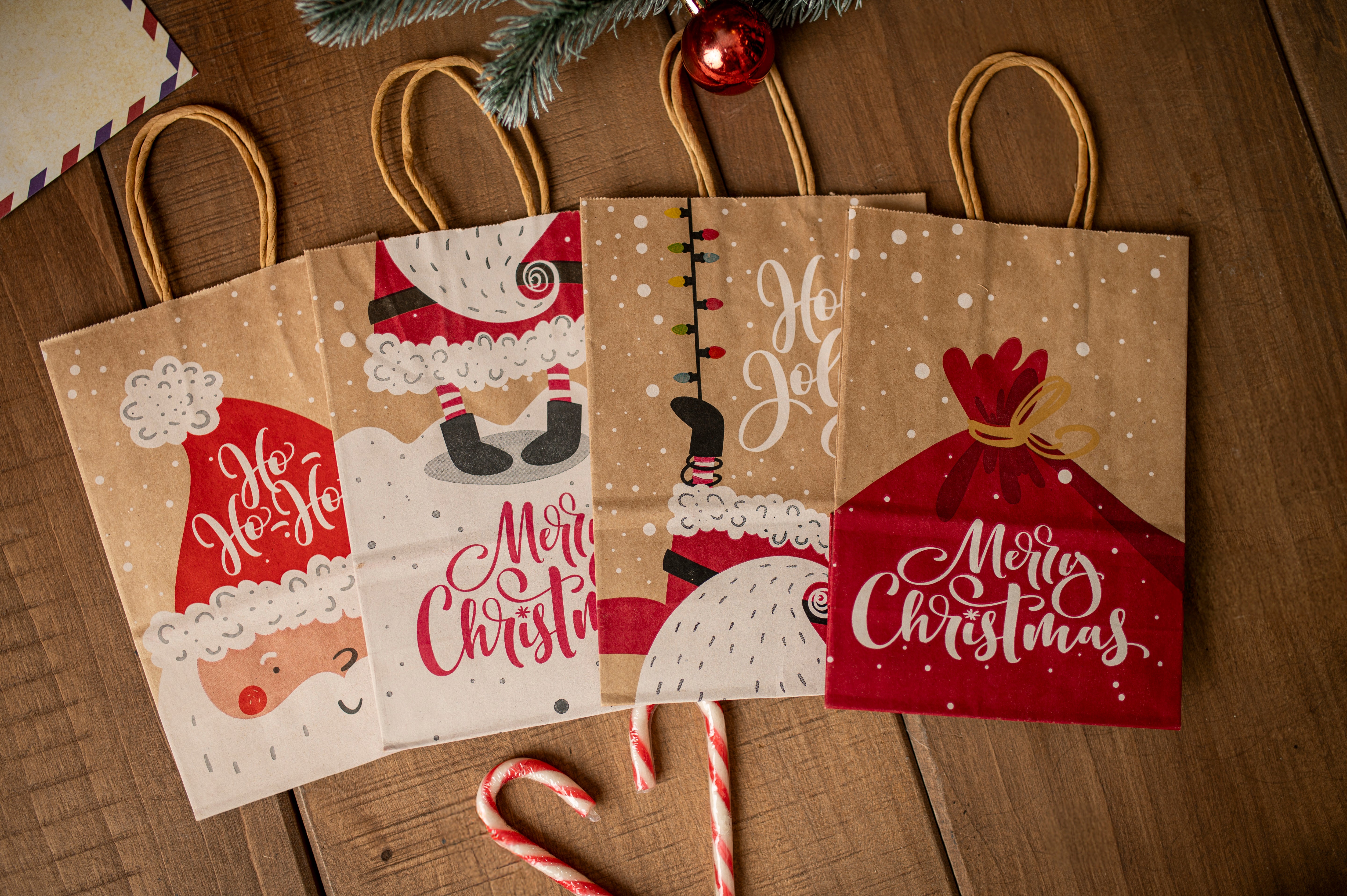 Torba Papierowa z uchwytem skręcanym 210x80x150mm brązowa wzór Świąteczny 4szt.