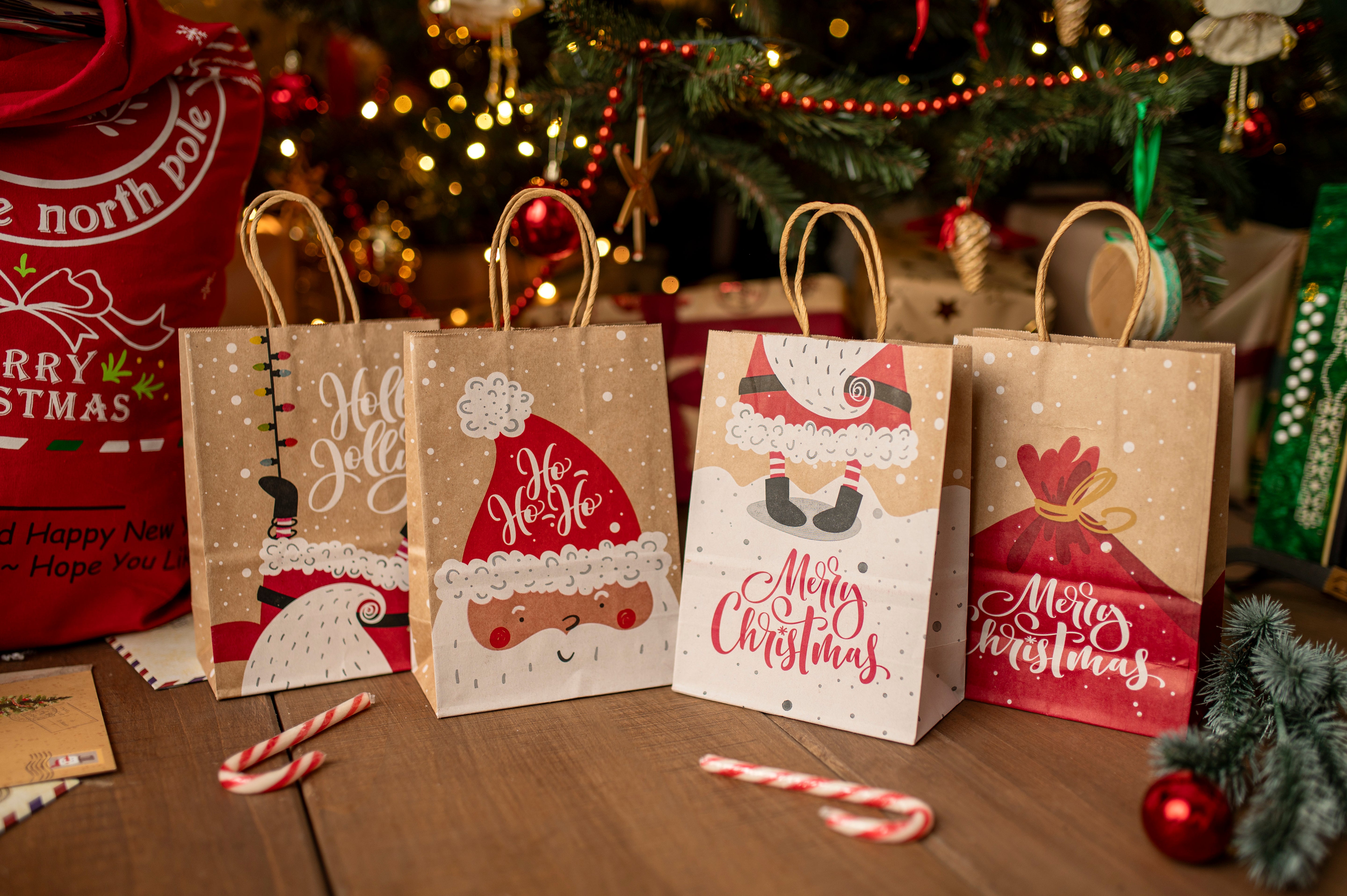 Torba Papierowa z uchwytem skręcanym 270x110x210 brązowa wzór Świąteczny 4szt.