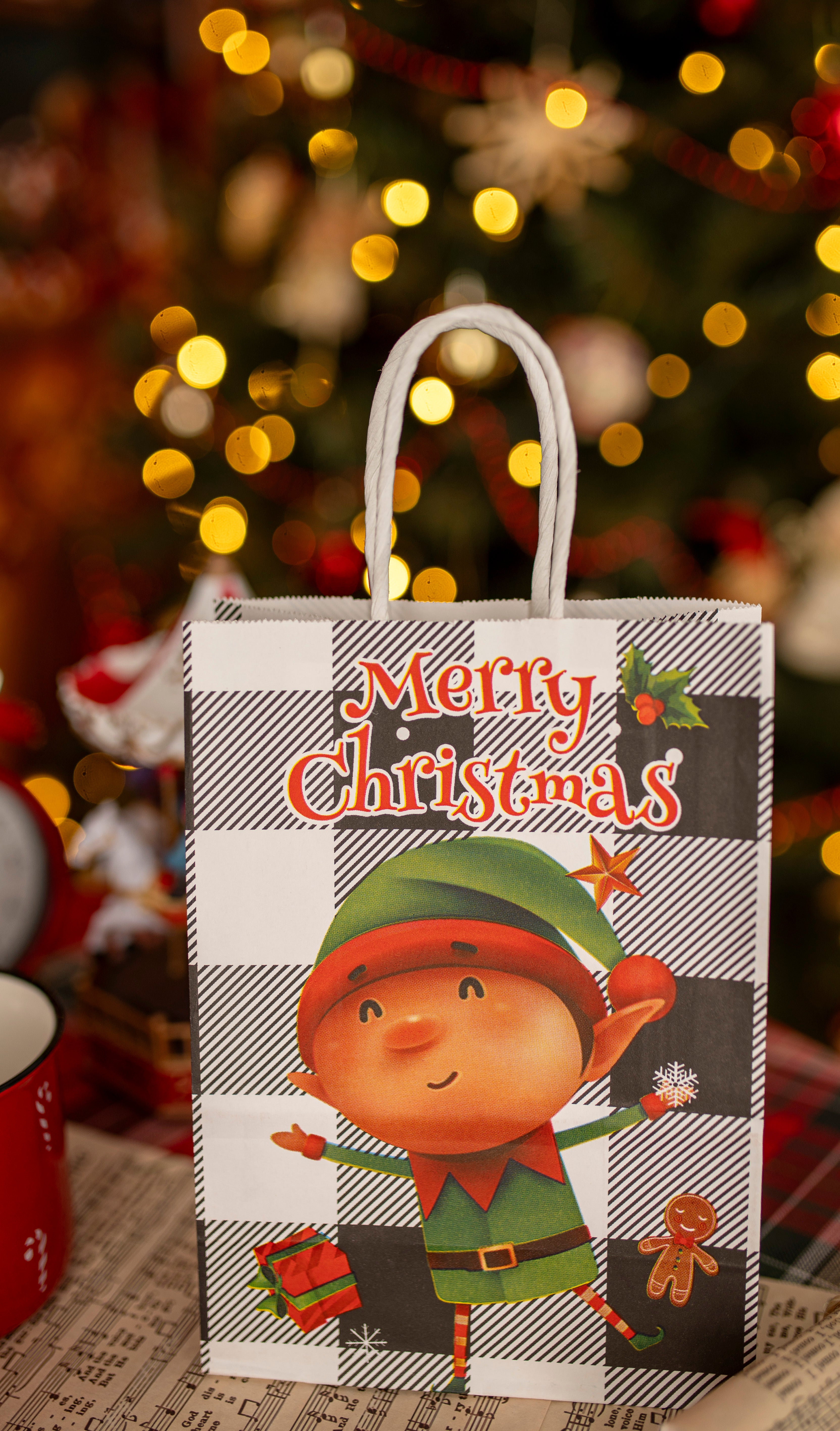 Torba Papierowa z uchwytem skręcanym 330x120x260mm czerwona krata wzór Świąteczny 4szt.