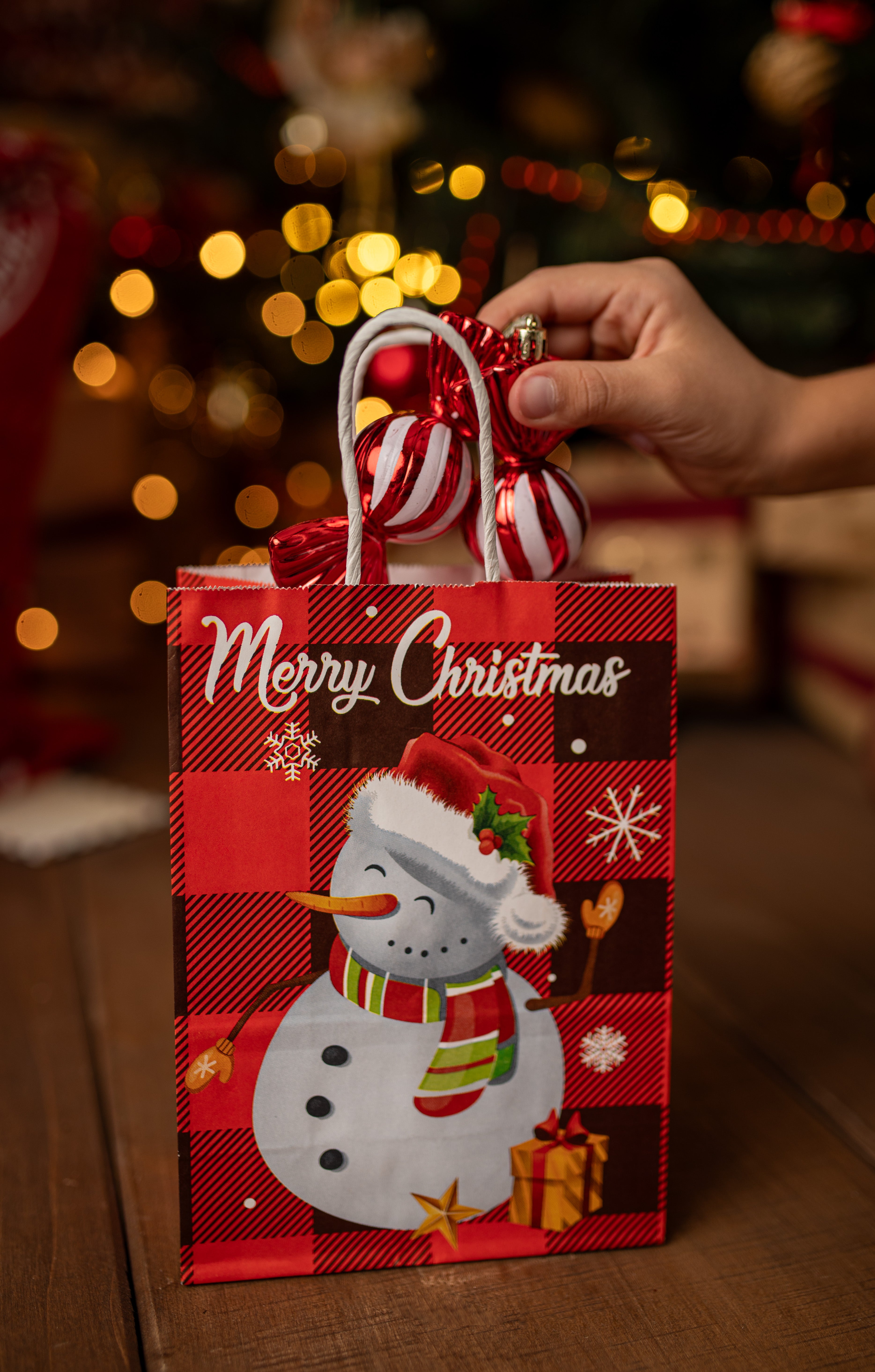 Torba Papierowa z uchwytem skręcanym 330x120x260mm czerwona krata wzór Świąteczny 4szt.