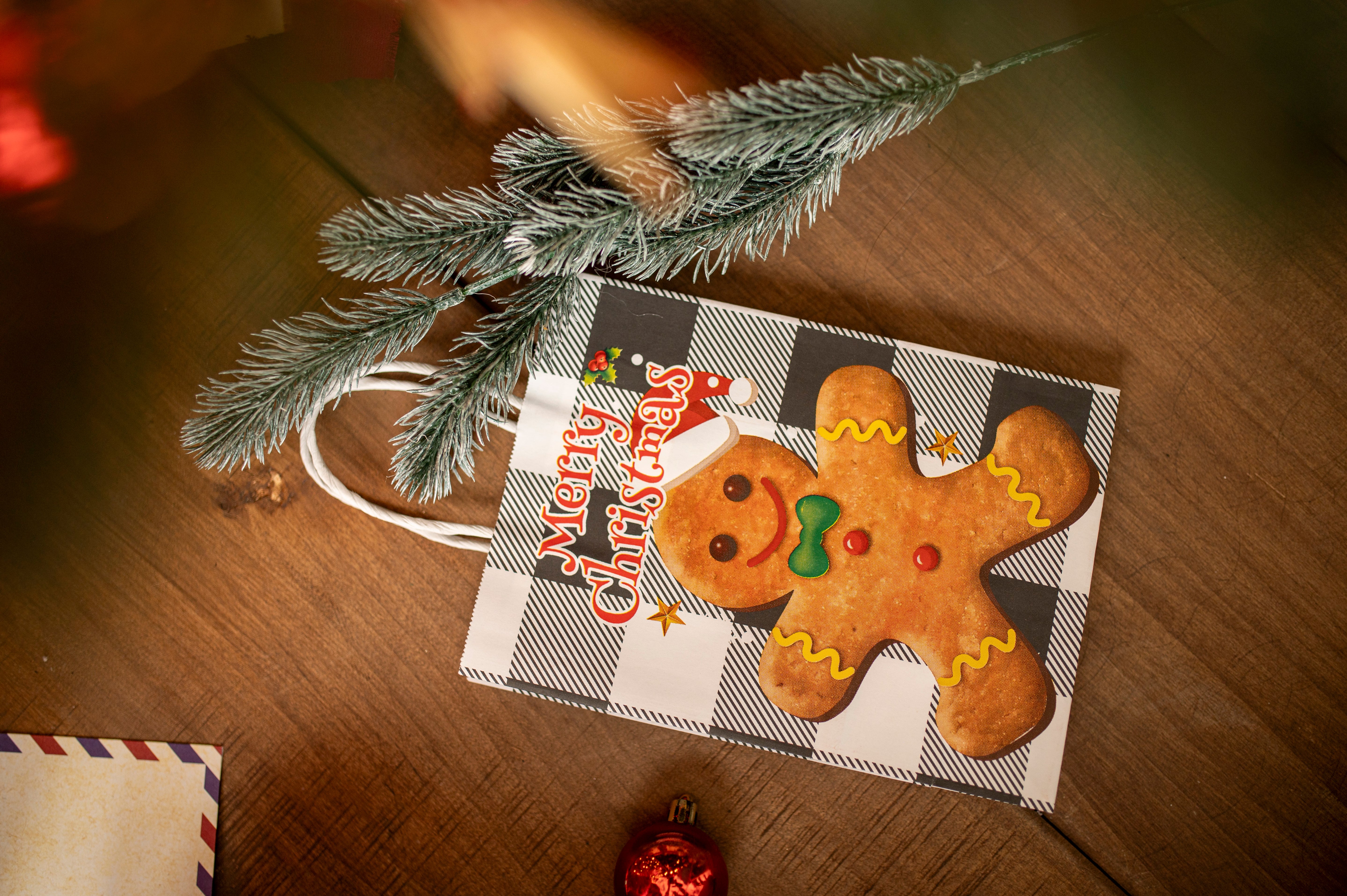 Torba Papierowa z uchwytem skręcanym 330x120x260mm czerwona krata wzór Świąteczny 4szt.