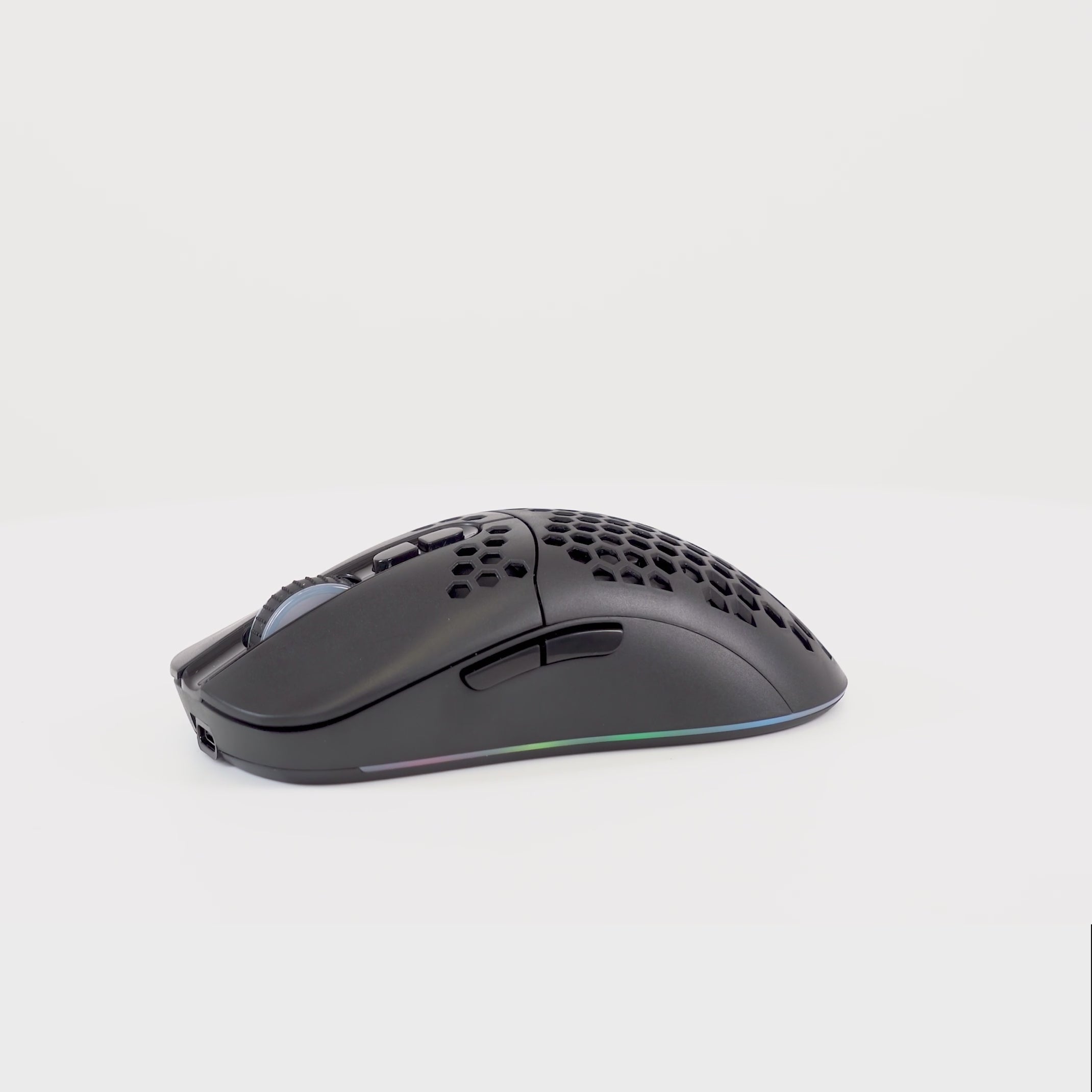 Wczytaj wideo: Mysz Bezprzewodowa Gamingowa RGB 2.4 GHz